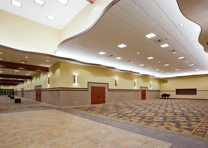 Holiday Inn Stevens Point - Convention Center By Ihg