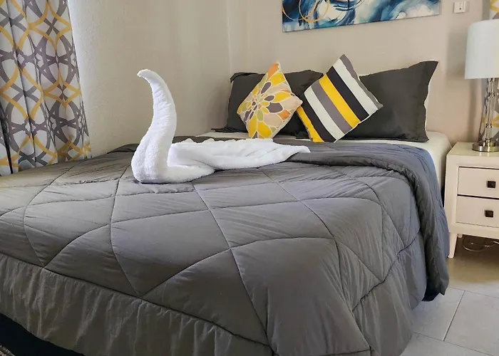 Sunsetcrest Romantic Retreat