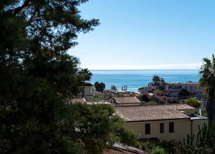 Due Passi Dal Mare