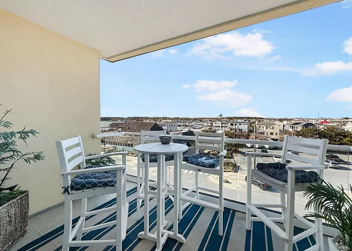 Luxurious Penthouse, King Beds. Dog & Ada Friendly