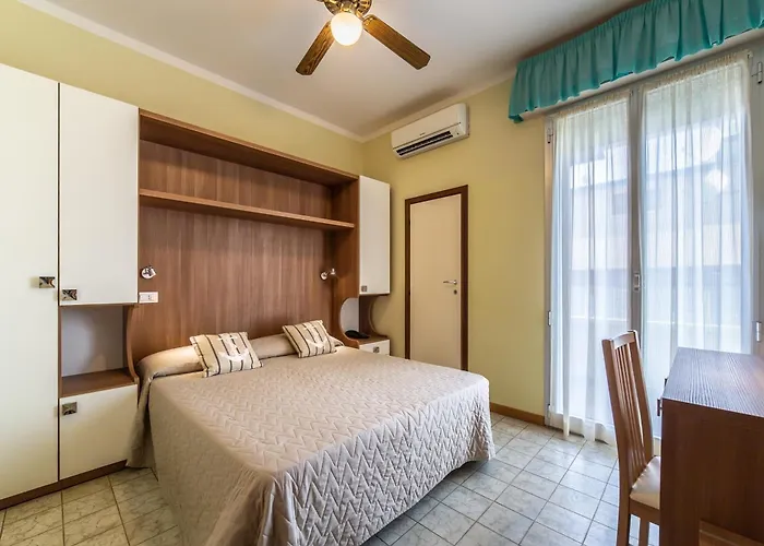 Hotel Bamby E Delfino