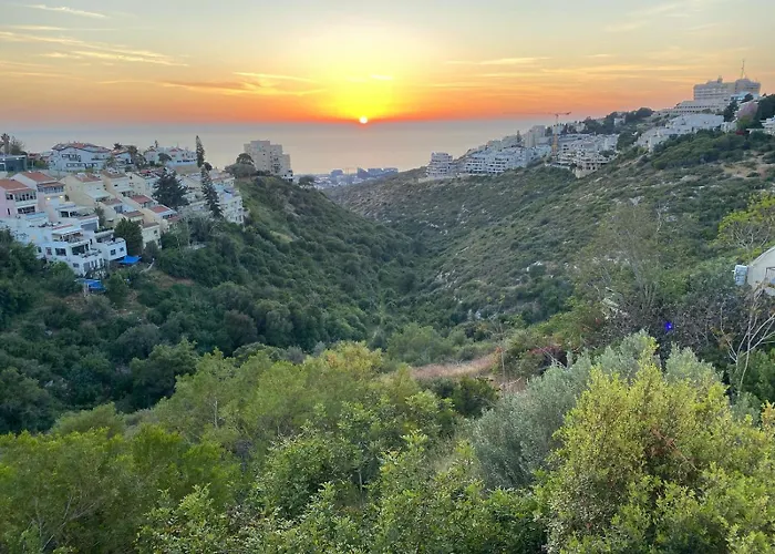 חופשה שקטה בכרמל נוף לים, שקיעות וחניה חינם