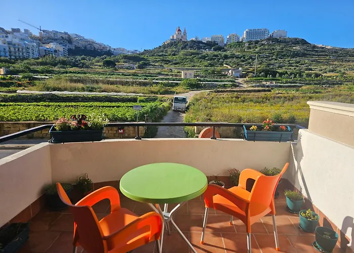 Country View Apartment
