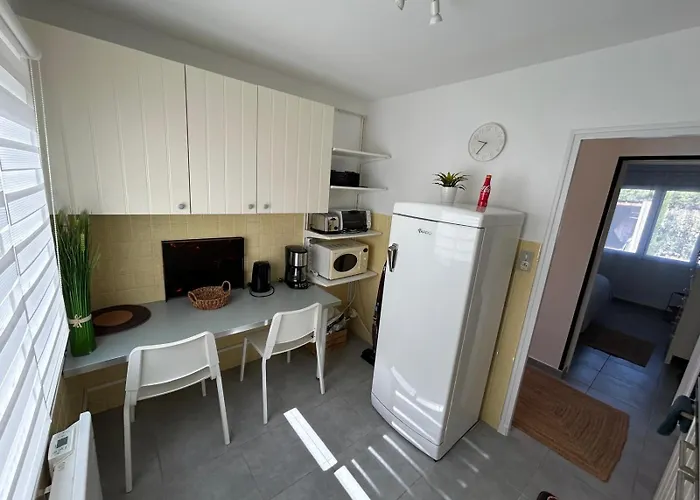 Appartement T2 Six Fours Cap Negre,1 mn à pied de la mer