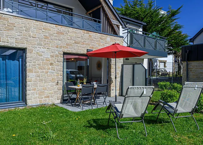 Apartment Les Villas Du Men Du-2 By Interhome