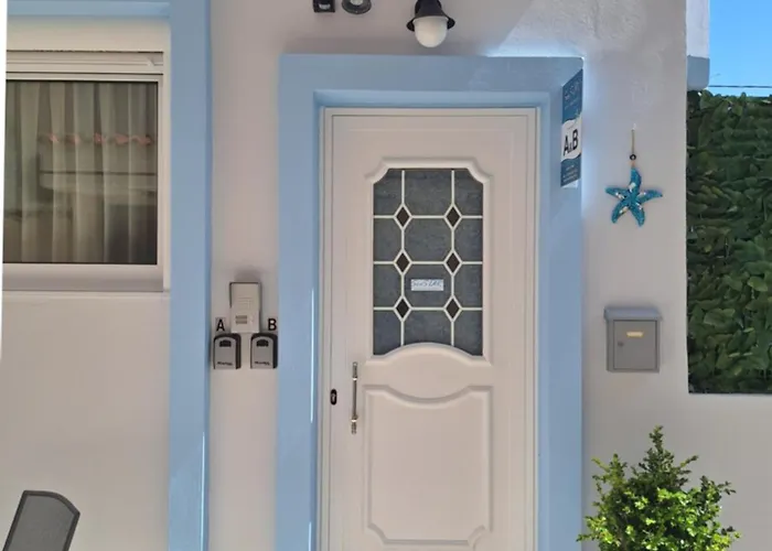 SeaSTAR Beach Apartments