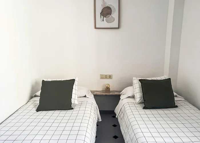 Apartamento segunda línea piscina frente al mar