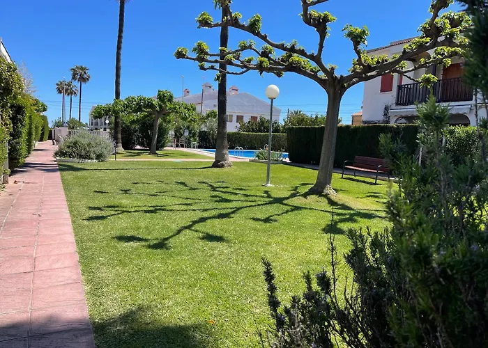 Las Tres Palmeras