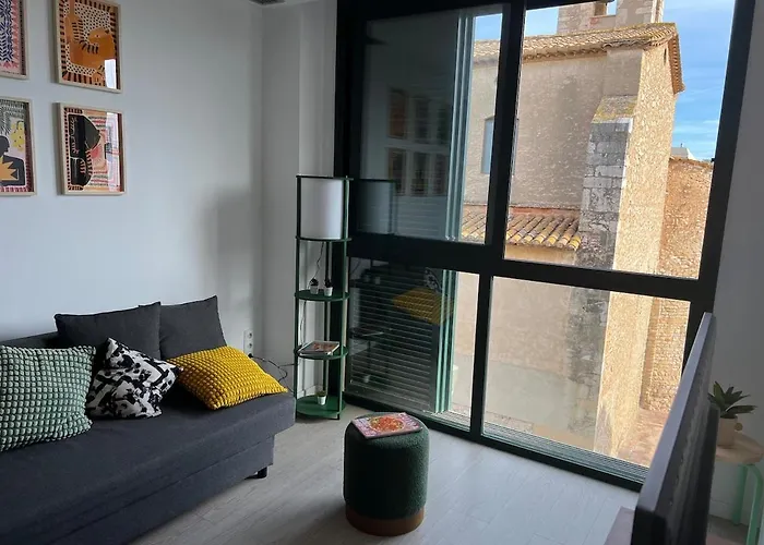 Artistic Beach Apartment