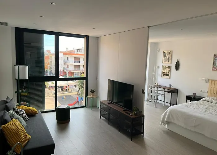 Artistic Beach Apartment