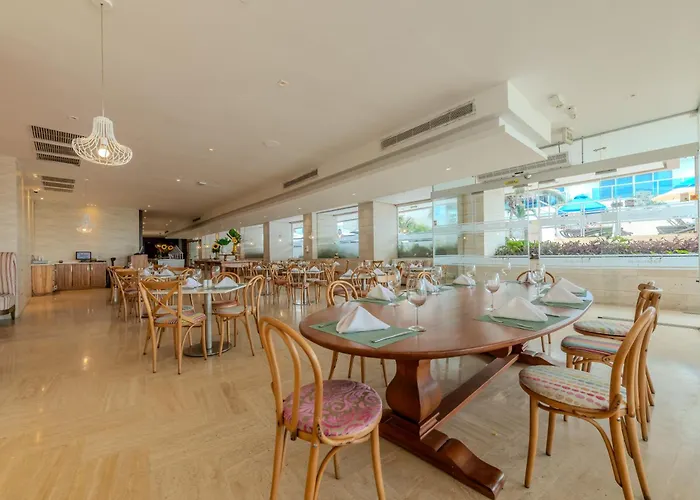 Radisson Cartagena Ocean Pavillion Hotel