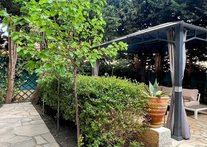 Superbe appartement avec Terrasse Jardin et Parking privé