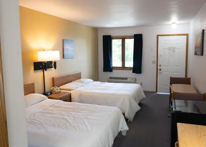 Square Rigger Lodge