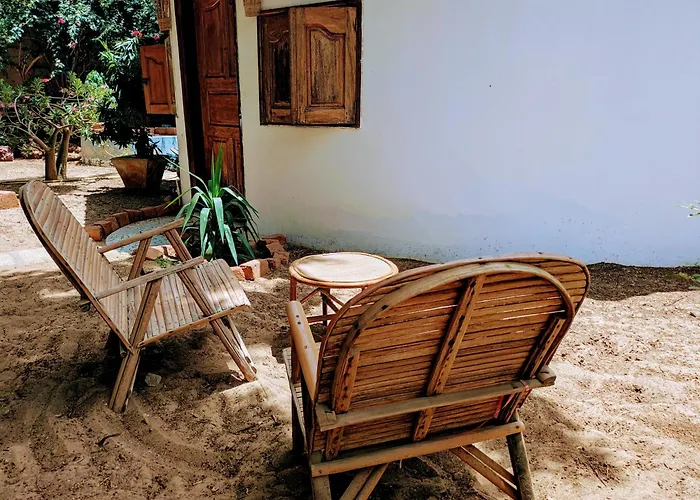 Chez Anaïs - Case indépendante dans un grand jardin avec piscine