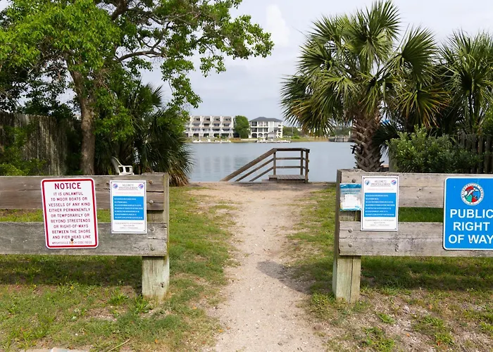 The Little Palm Room - Wrightsville Beach