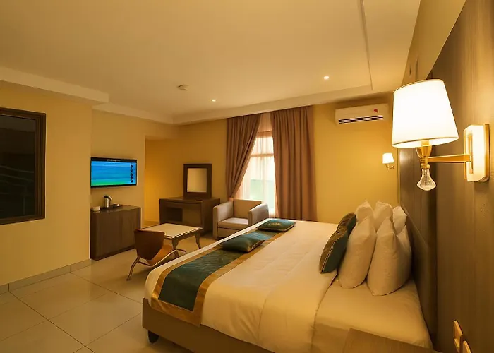 Maxbe Continental Hotel