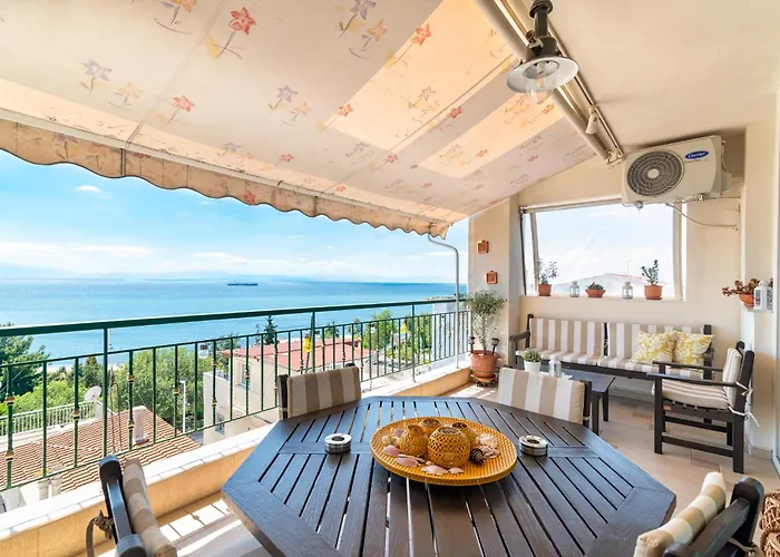 Apartment With Marina View