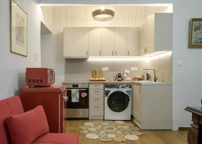 Liston Suites Anastasia