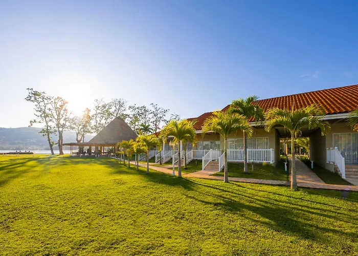 Bella Terra Laguna Azul Resort & Spa