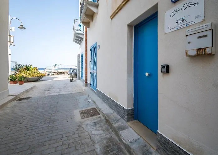The Twins Rooms In Marettimo 1