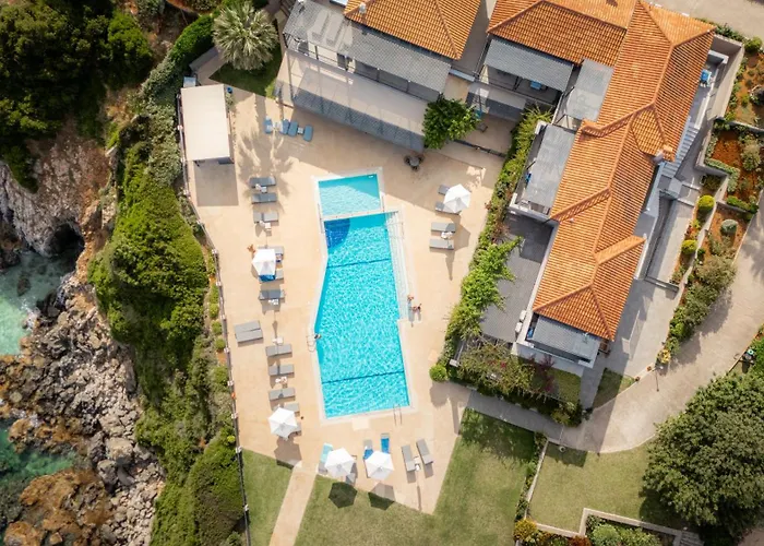 Blue Jasmine Hotel