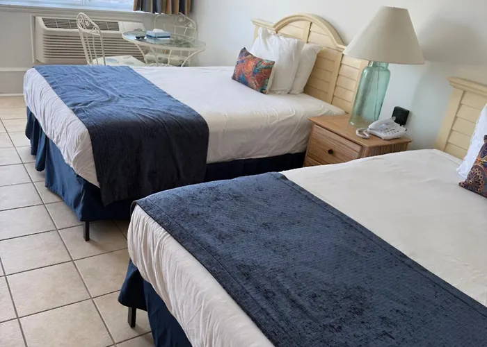 Lowes Wharf Marina Inn