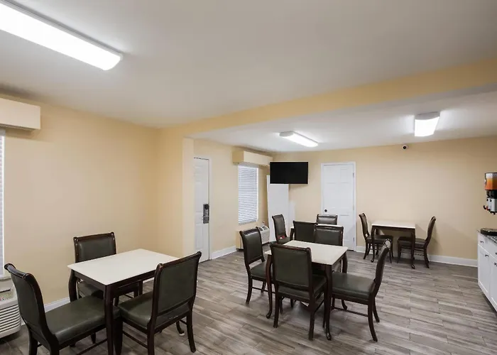 Quality Inn & Suites Greensboro Near Lake Oconee