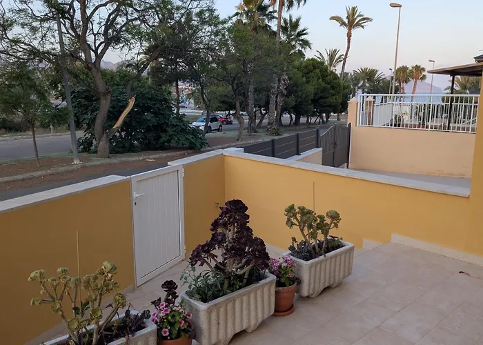 Tu lugar feliz al lado del mar