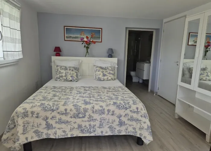 Chambre double avec salle de bain privative