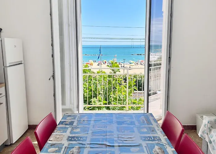 Fronte Mare-Conero-La spiaggia di sabbia