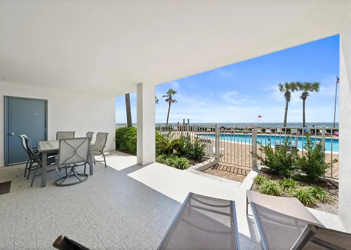 Windward Pointe Condominiums