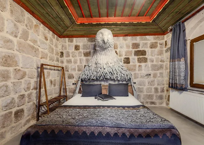 Kayatas Cave Suites