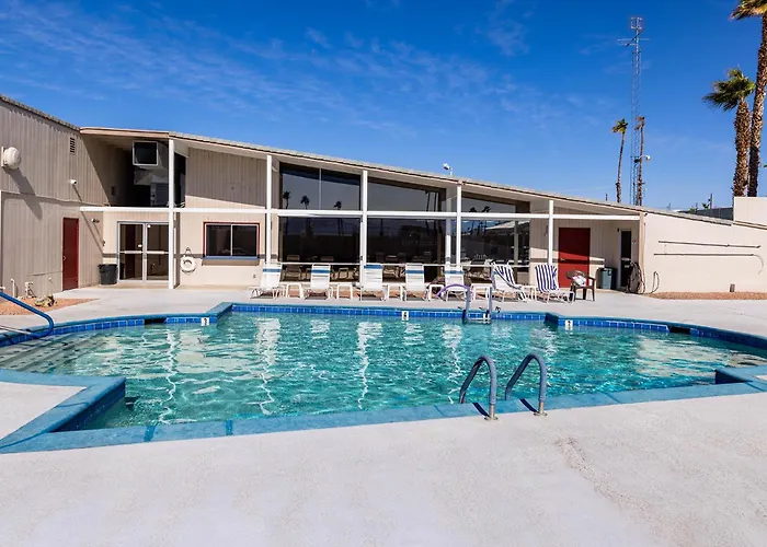 Lake Havasu Oasis