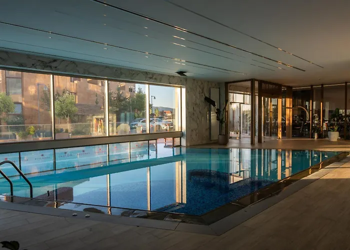 Oakridge Hotel & Spa