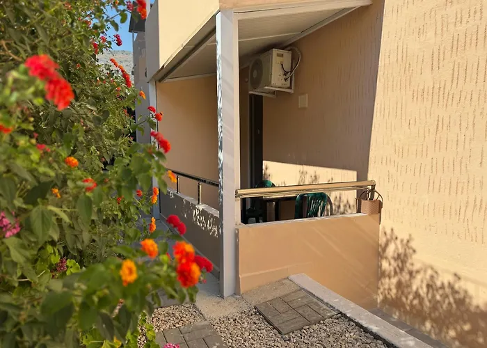 Apartments Klajdi