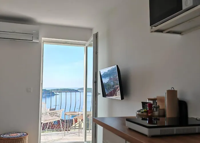 Hvar City Center Sea View Apartments & Free Parking