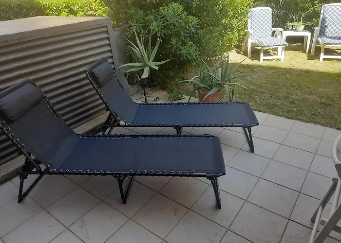 Spiaggia Serena - con giardino e box a 10 mt dal mare