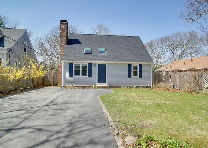 Easy Beach Days! Updated Cape Cod Home W/ Deck