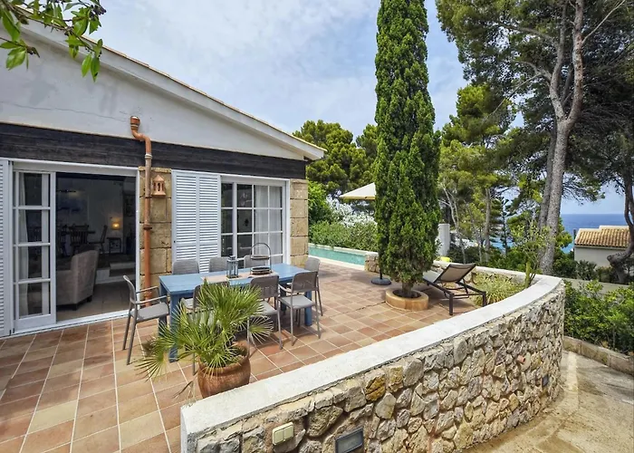 Villa In Cala Ratjada With Sea Views And Pool