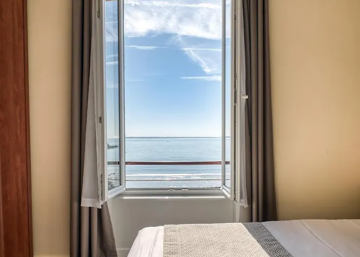 Logis Hotel Belle-Vue