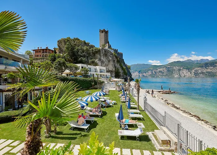 Hotel Castello Lake Front