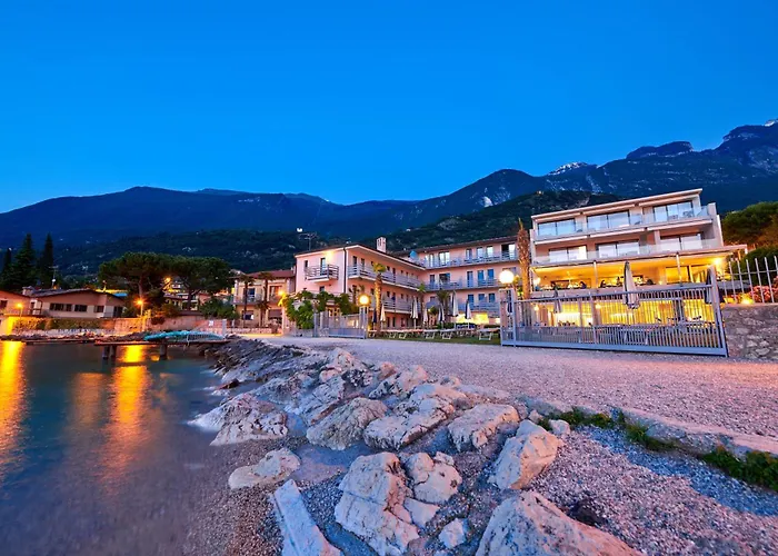 Hotel Castello Lake Front
