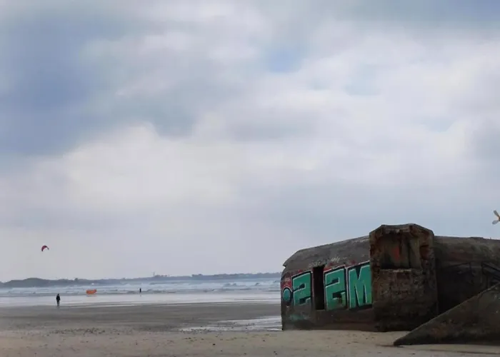 Maison tout confort au calme à 300m de la mer et du GR34 avec jardin