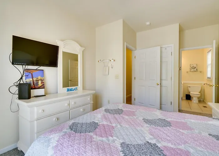 Sunny Ocean City Retreat ~ Qtr-Mi To Beach!