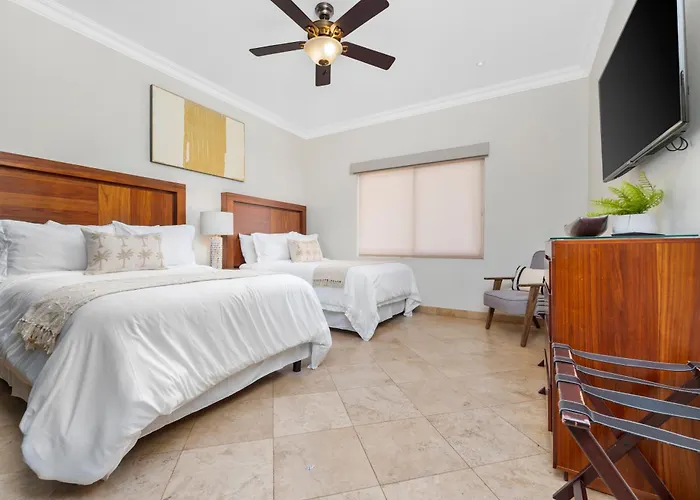 Condo Paraiso - Luxurious New Condo 300Mt From The Beach