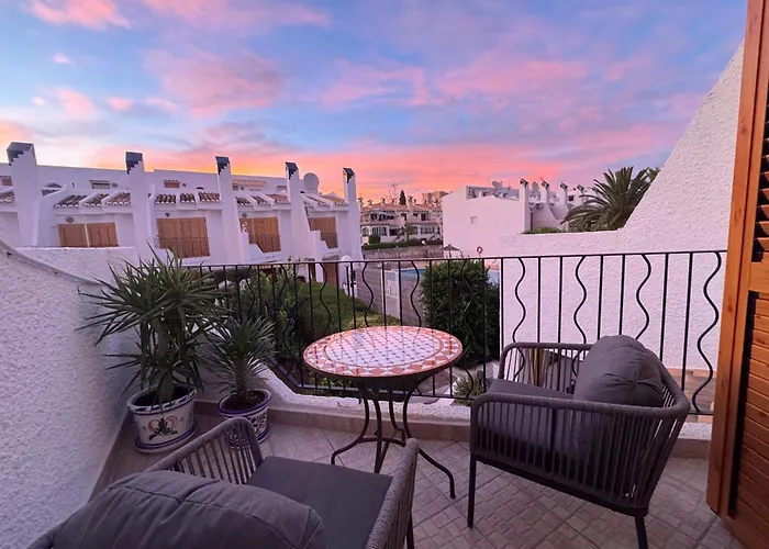 Contemporary House In Cabo Roig