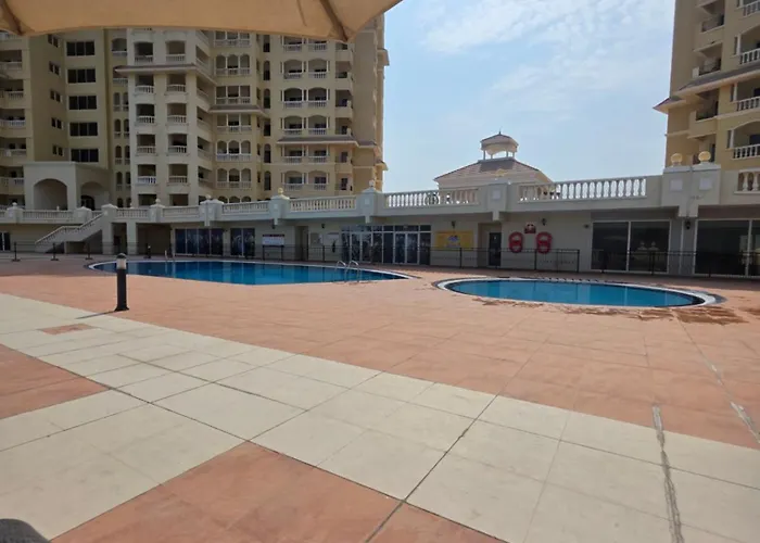 Breeze Studio & Golf View, Pool, Gym & Identity Renew