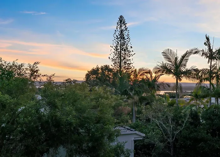 Sandbanks Noosa - Chic Coastal Retreat Minutes From The Beach