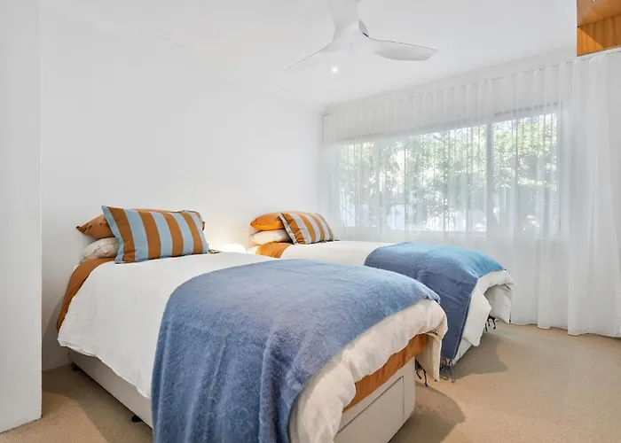 Sandbanks Noosa - Chic Coastal Retreat Minutes From The Beach