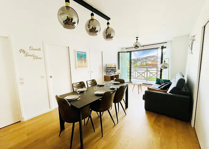 Refuge Chaleureux Et Lumineux, Wifi, Balcon, Parking Au Coeur De Deauville